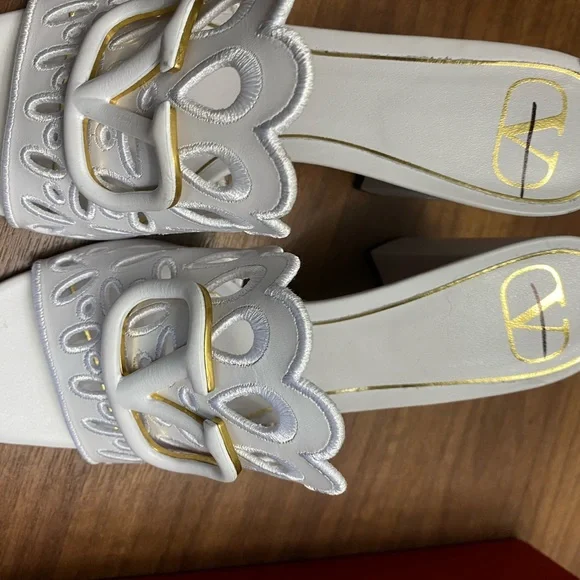 Valentino Garavani ateleir san Gallo 08 edition lasercut leather sandal  37.5 - Picture 8 of 10